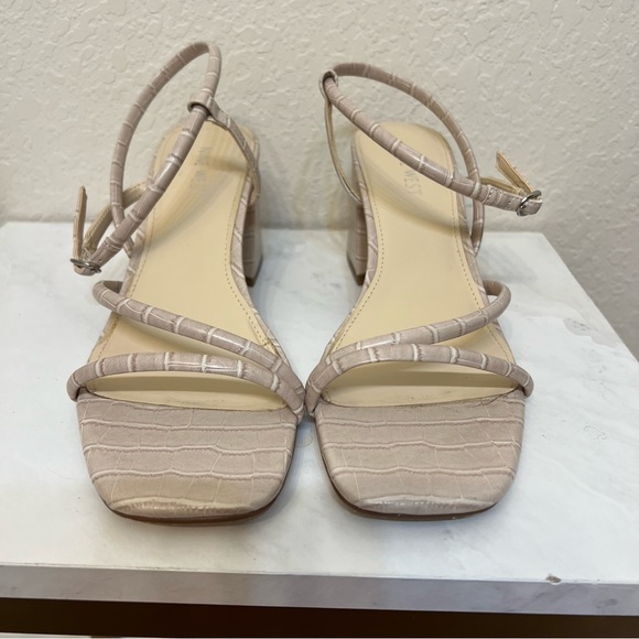 Nine West Gellar Block Heel Square Toe Women's Sandals in Tan Crocodile Pattern - Picture 2 of 7